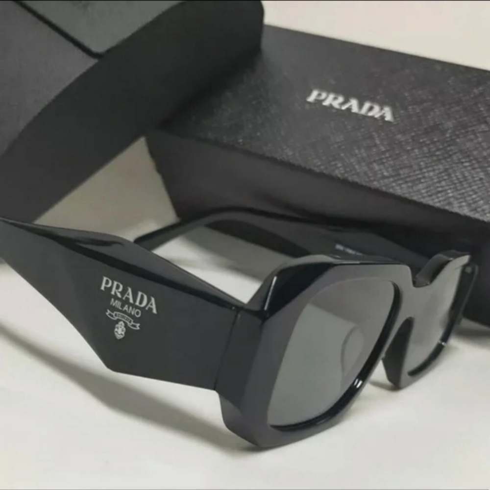Comfy women's black sunglasses
